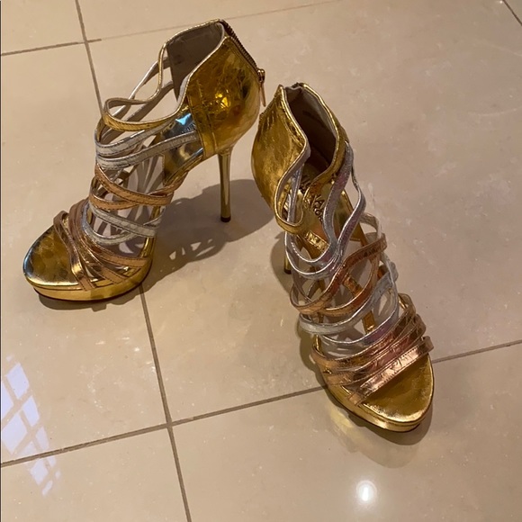 Shoes - Picture 1 of 3